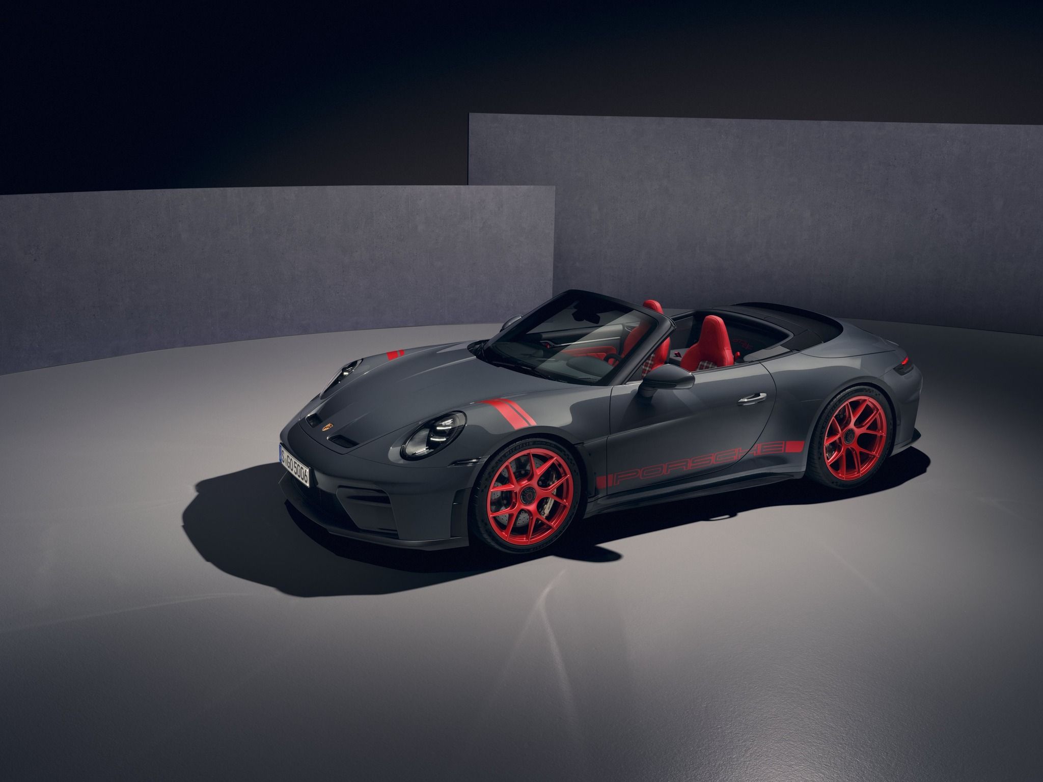 FOTO | Porsche prezintă prima versiune decapotabilă a lui 911 GT3. Modelul este disponibil exclusiv cu transmisie manuală - Poza 1
