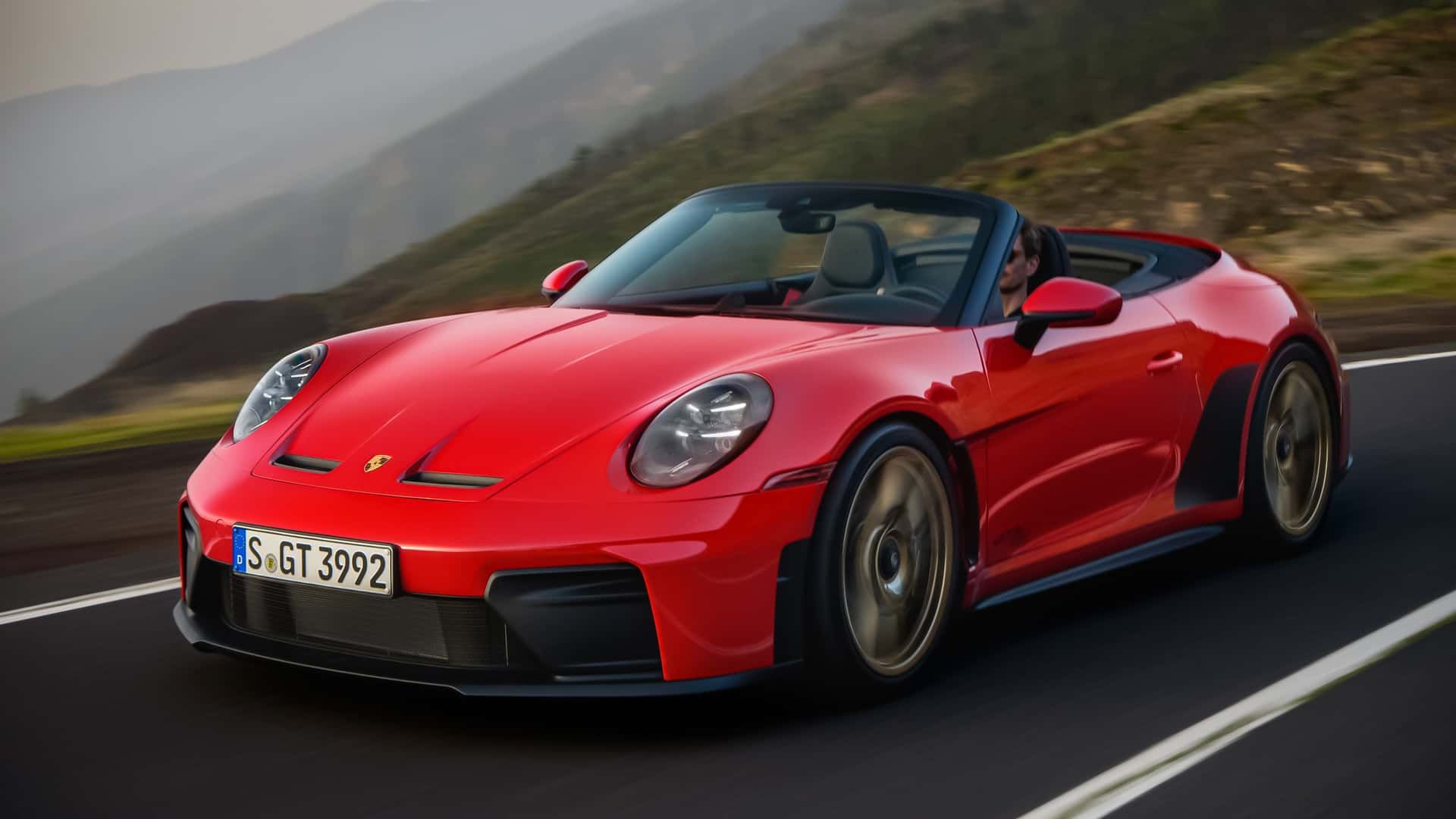 FOTO | Porsche prezintă prima versiune decapotabilă a lui 911 GT3. Modelul este disponibil exclusiv cu transmisie manuală