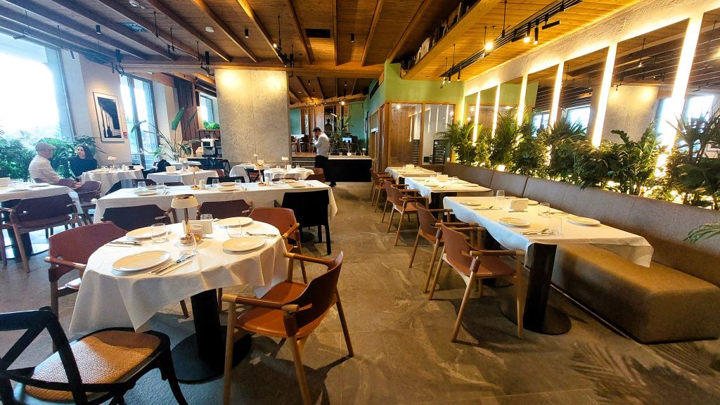 GALERIE FOTO | Cum arată primul hotel de 5 stele din Poiana Brașov - Imagine 13