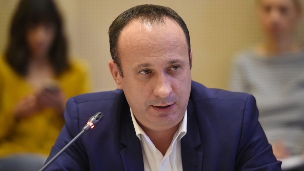 Un fost ministru de Finanțe îl acuză pe Bolojan că a bagat „țara în gard”