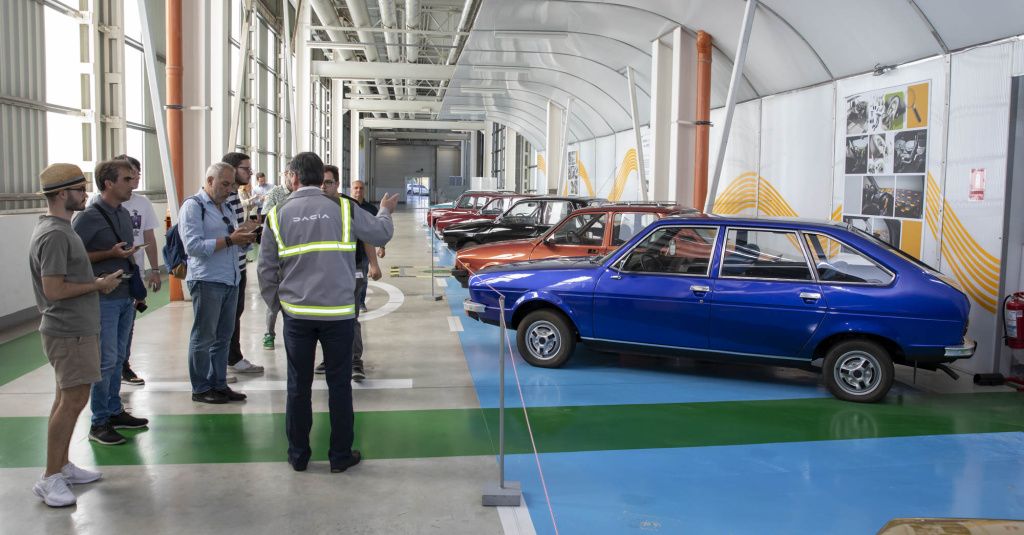 [FOTO] Colecția Dacia de care puțini știu: Cum arată "žmuzeul" de la Titu - Imagine 11