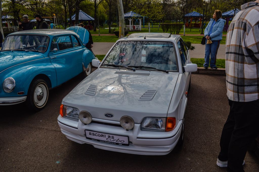 FOTO | Retroparada Primăverii: Ce am văzut la cea mai mare expoziție de mașini retro din țară - Imagine 32
