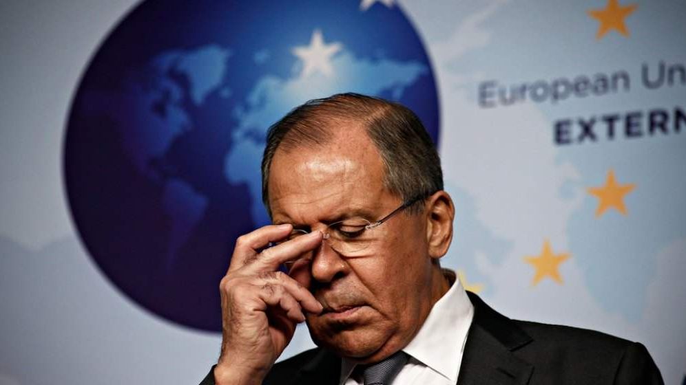 Reacția lui Serghei Lavrov, întrebat de un ucrainean ce mai fură rușii din țara sa. ”Vă salvăm de neonaziști”