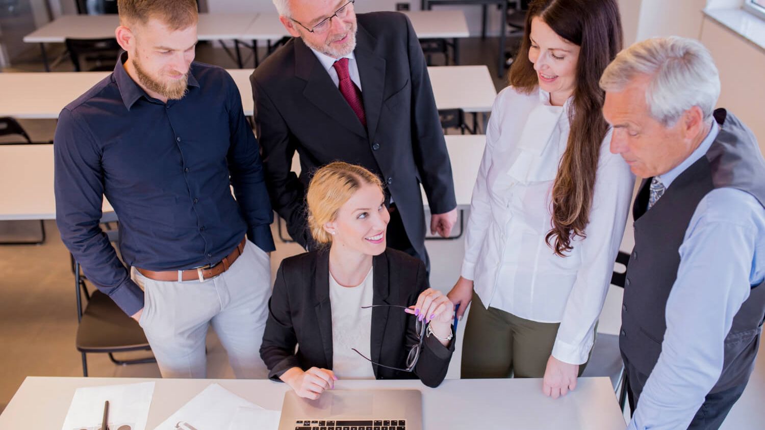 Cum te ajută un soft dedicat în managementul de personal