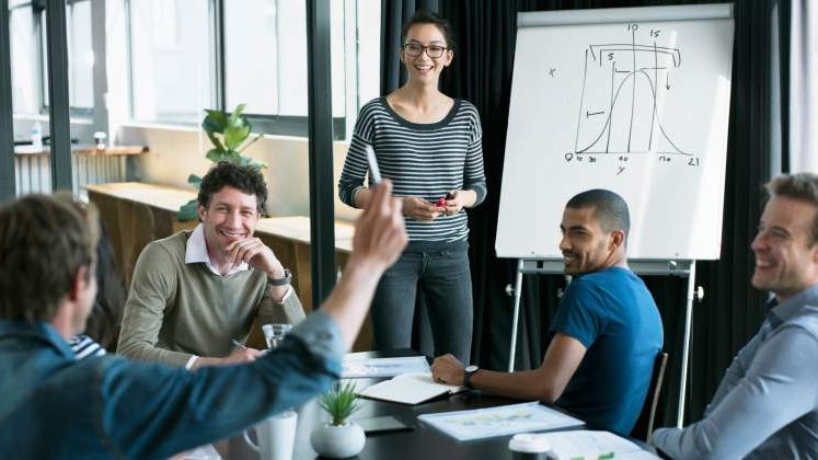 Cine domina piata muncii de astazi si de maine