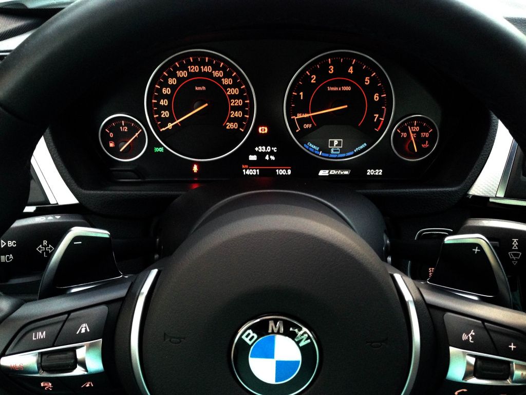 BMW 330e plug-in hybrid - Imagine 9