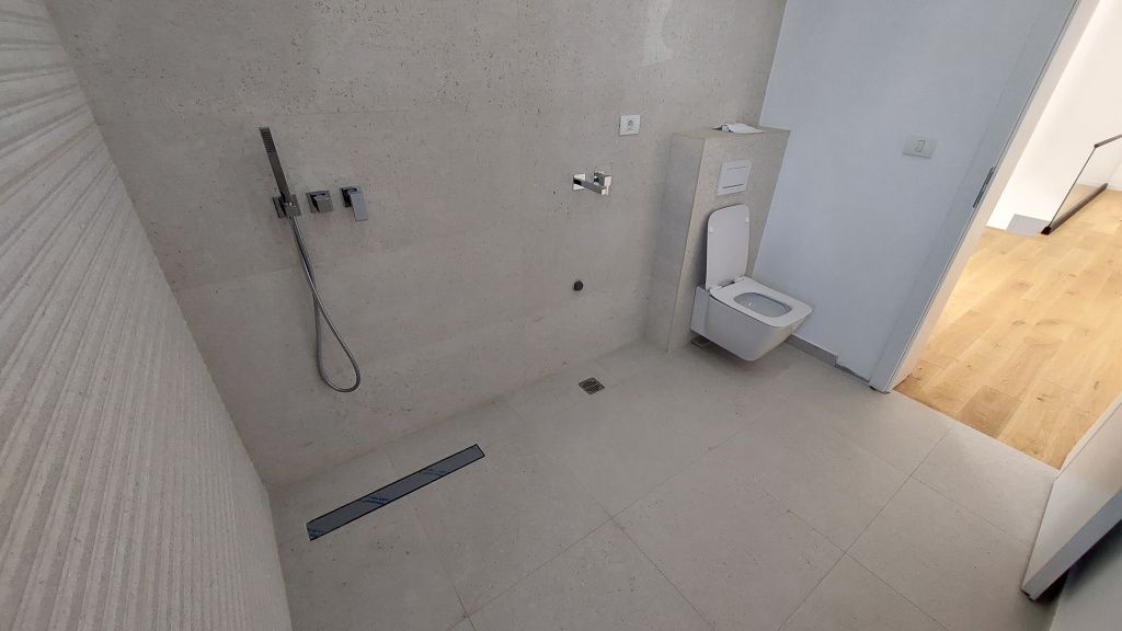 Cum arată o vilă nouă de peste jumătate de milion de euro din zona Pipera - Imagine 26