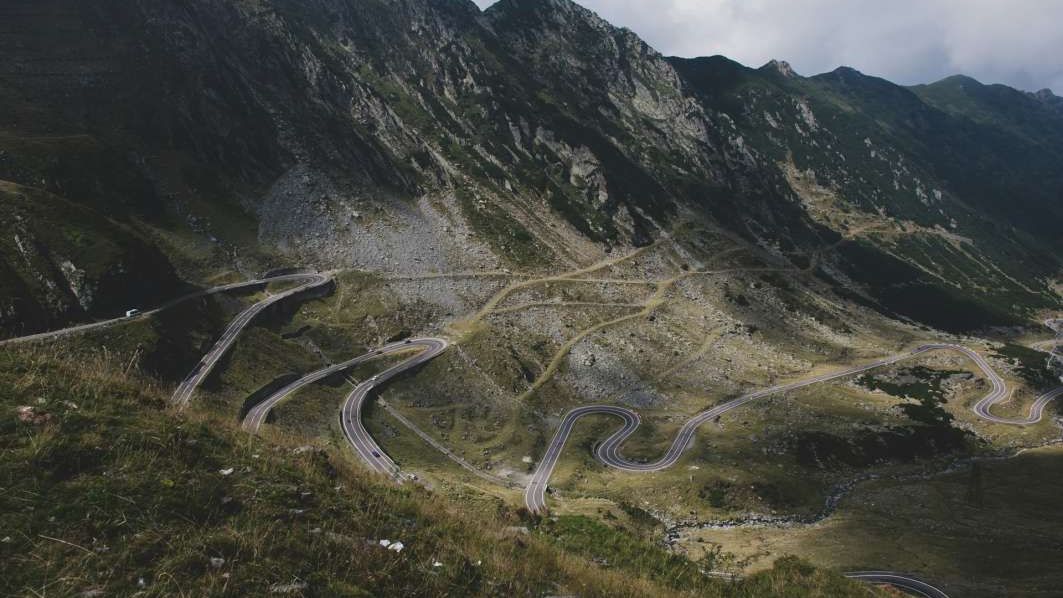 Restricții de trafic pe Transfăgărășan (DN 7C). Încep filmările pentru filmul românesc ”Cursa”