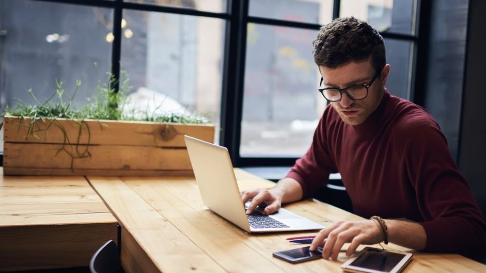 Specialist în HR: Izolarea poate da simptome de stres post traumatic, confuzie și furie, chiar pe termen lung