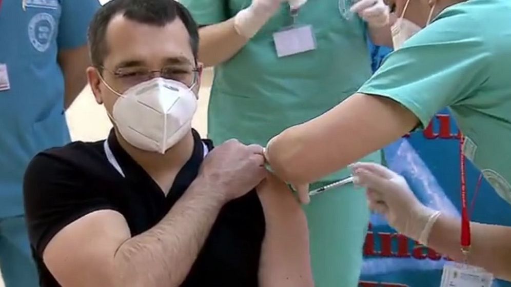 Vlad Voiculescu s-a vaccinat împotriva COVID-19