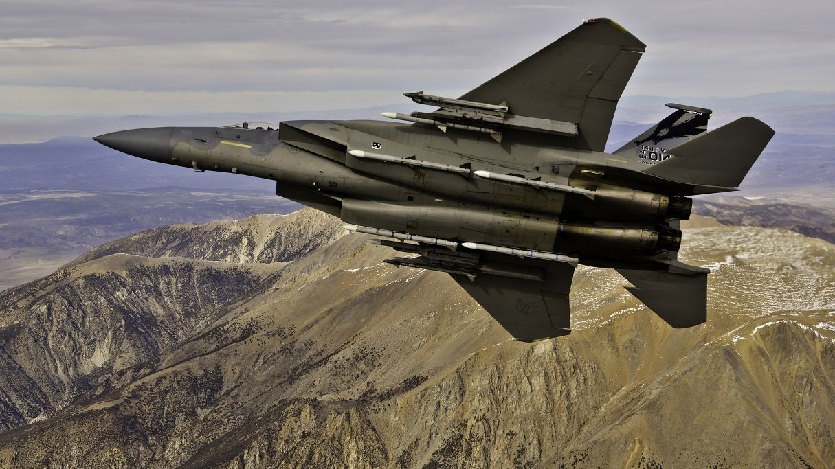 Experți: Avioanele F-16, cele mai avansate de care dispune România, sunt complet depășite împotriva rușilor