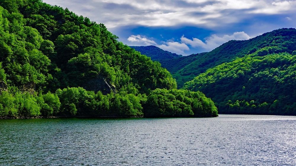 Scăderi de peste 40% în activitatea agențiilor de turism și a touroperatorilor