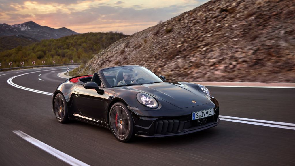 GALERIE FOTO | Porsche a prezentat primul 911 cu motor cu tehnologie hibridă - Imagine 7