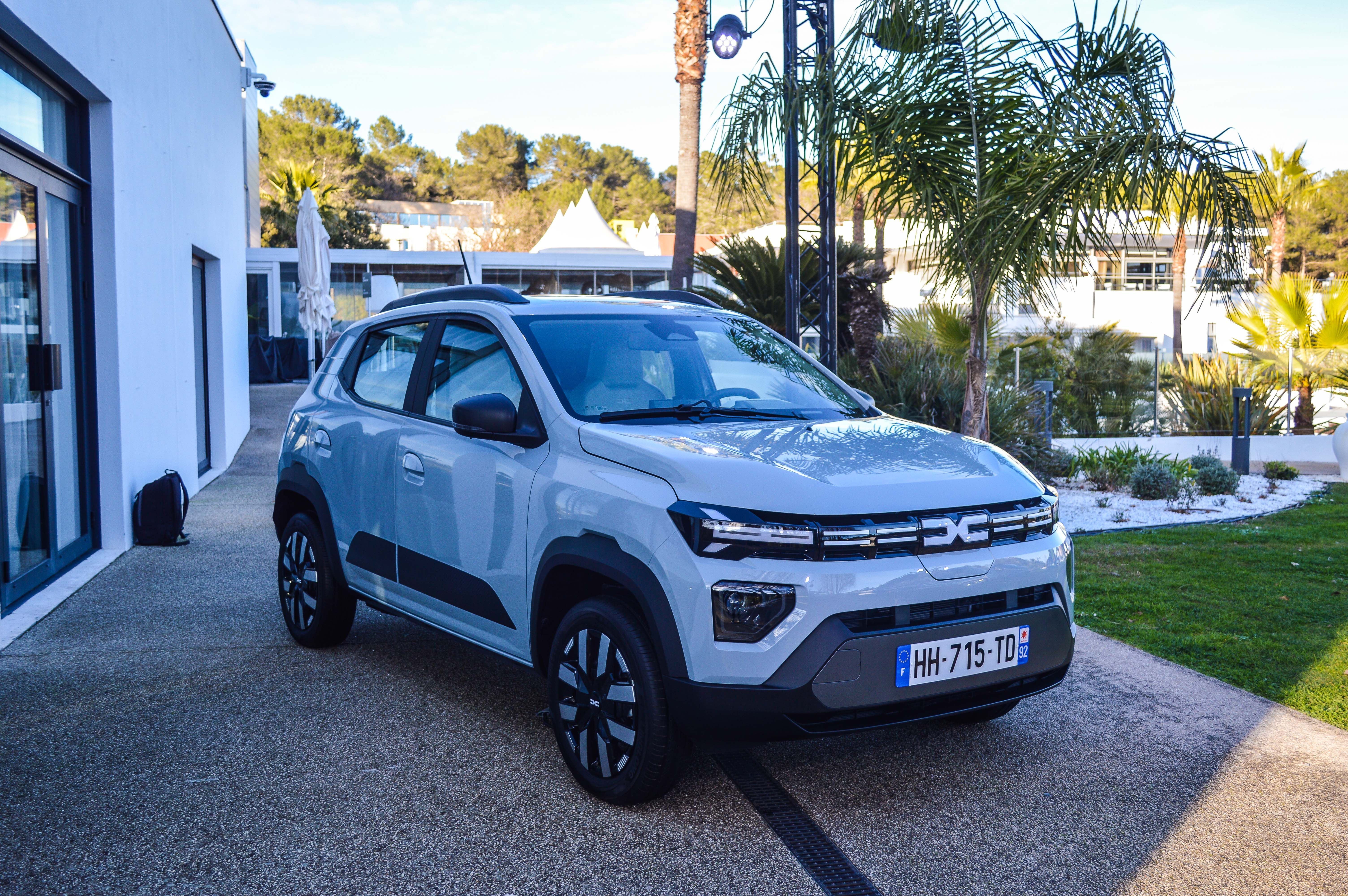 FOTO | Prim contact cu Dacia Spring 2026. Singura Dacie pe baterii ajunge la cota 100 - Poza 23