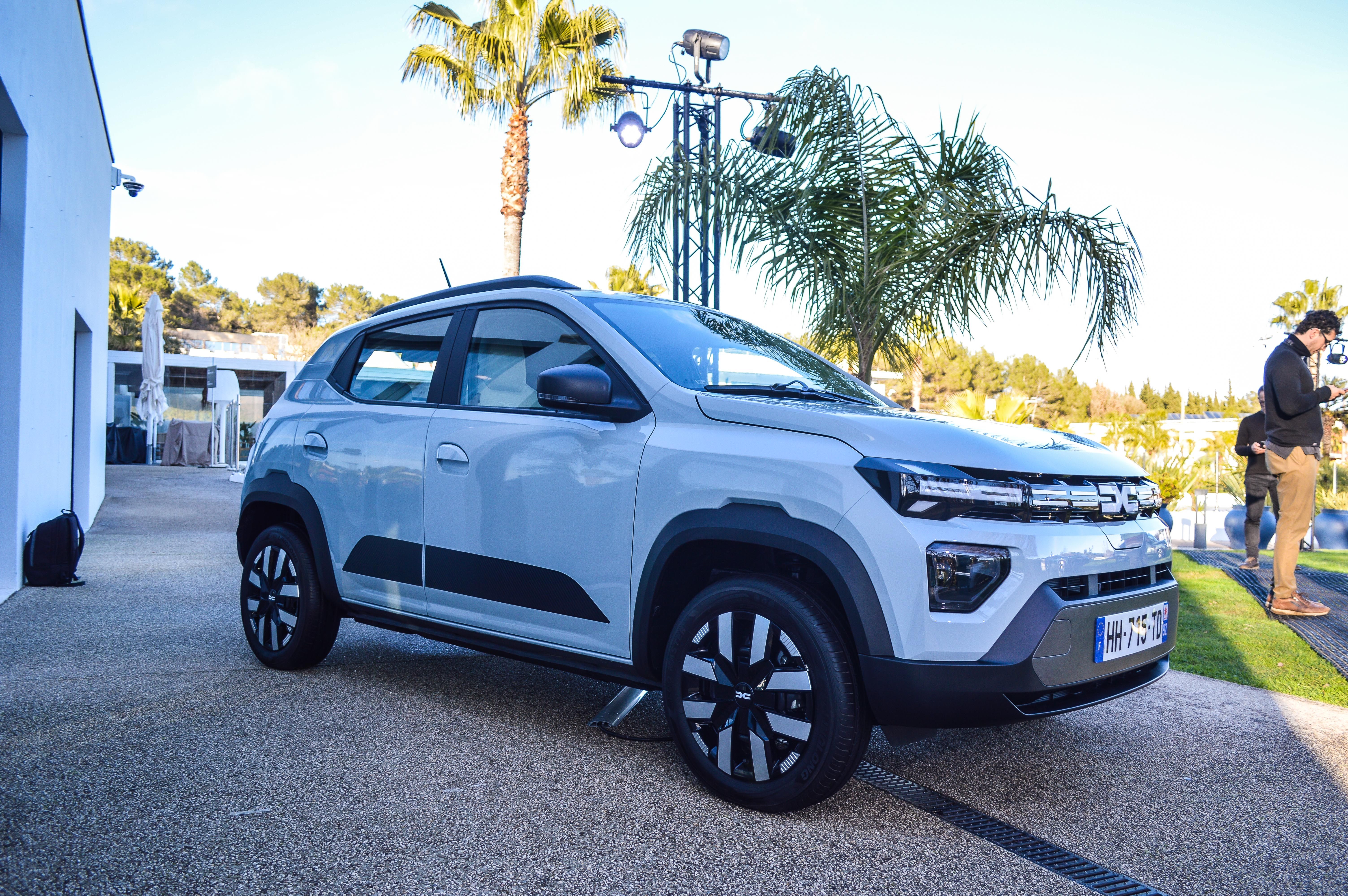 FOTO | Prim contact cu Dacia Spring 2026. Singura Dacie pe baterii ajunge la cota 100 - Poza 21