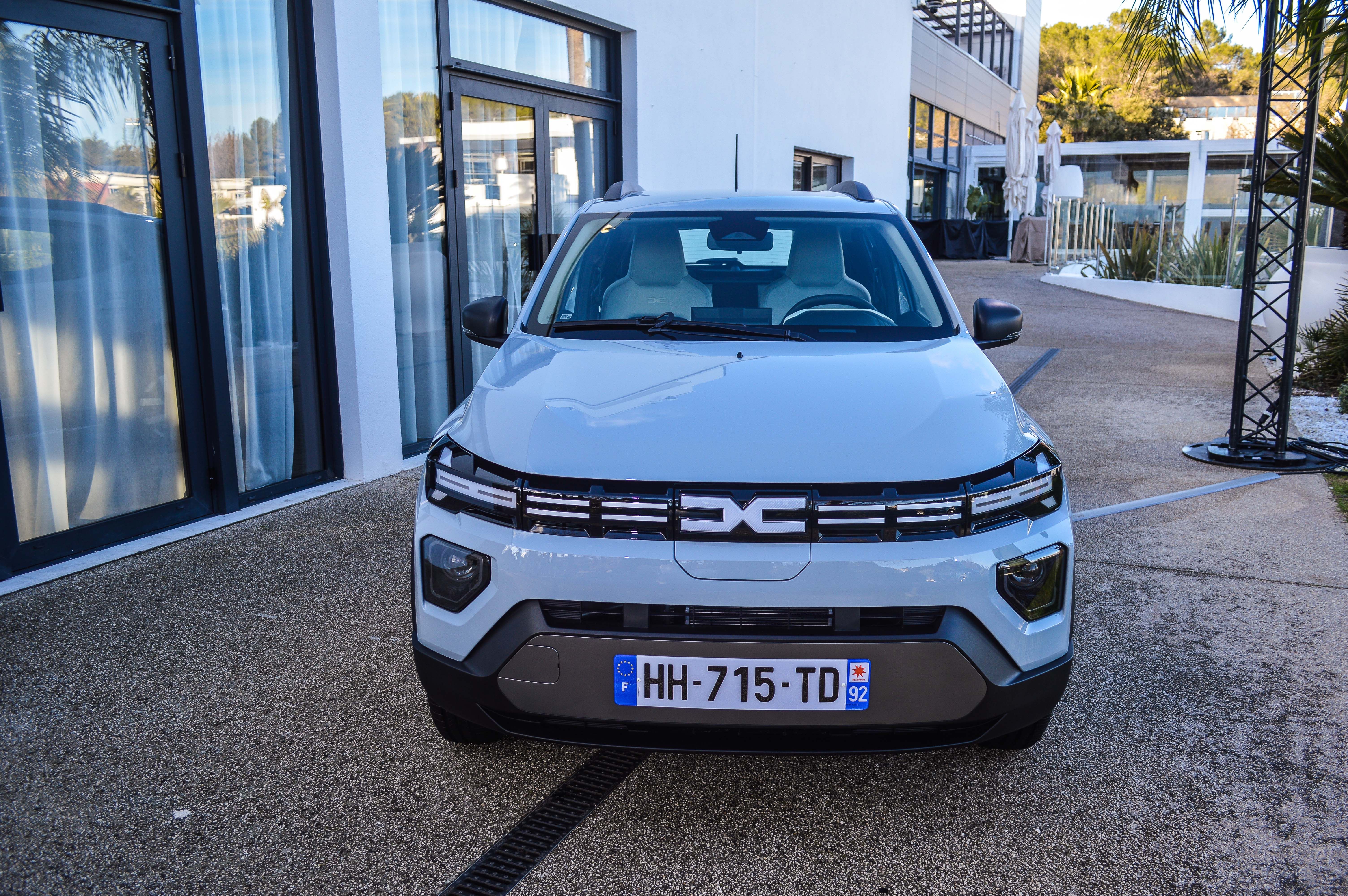 FOTO | Prim contact cu Dacia Spring 2026. Singura Dacie pe baterii ajunge la cota 100 - Poza 22