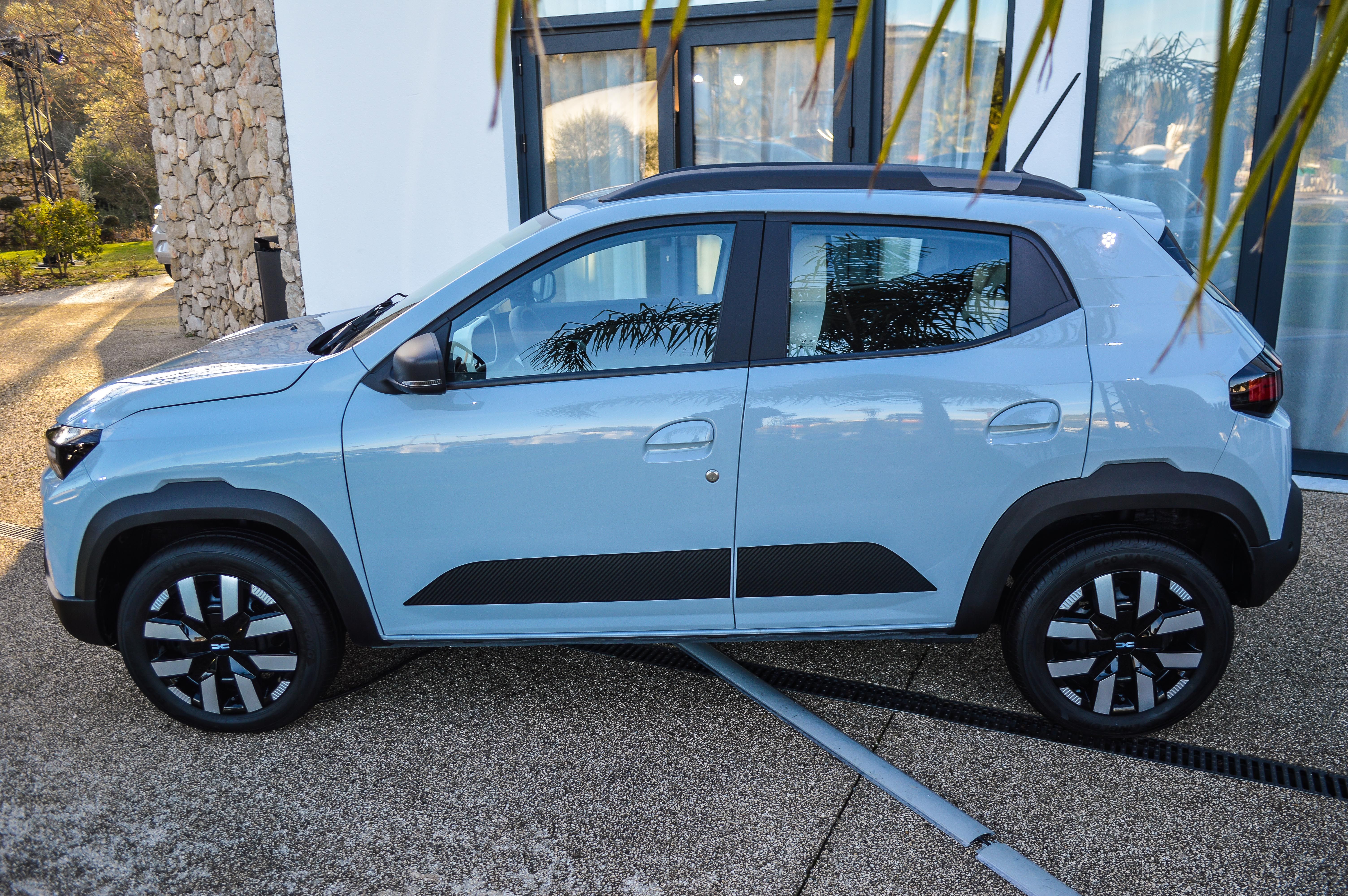 FOTO | Prim contact cu Dacia Spring 2026. Singura Dacie pe baterii ajunge la cota 100 - Poza 17