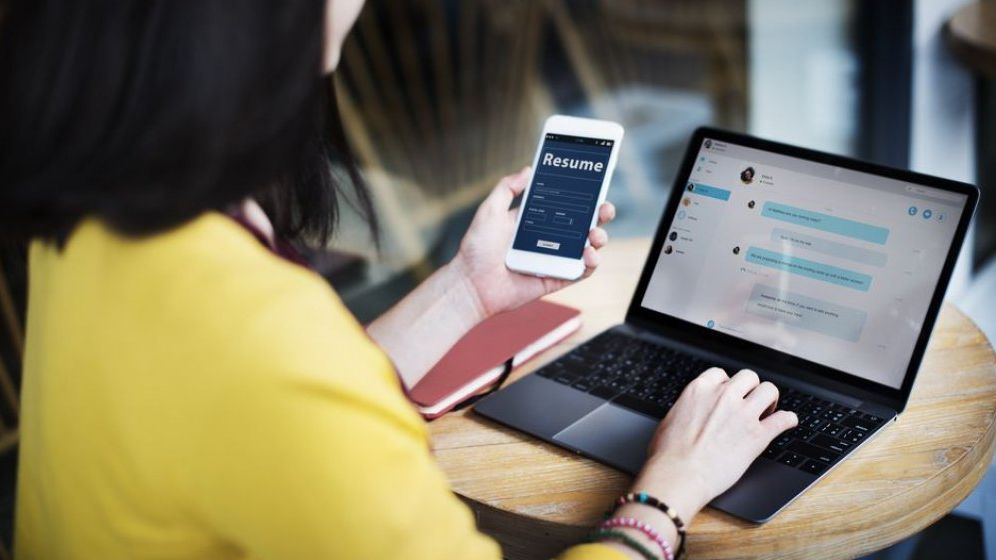 Dora, robotul de recrutare, la un an de activitate: Peste 10.500 de candidati au fost angajati sau sunt in proces de angajare