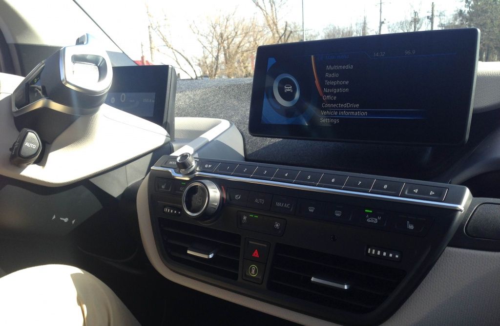 BMW i3 si i8 - Imagine 26