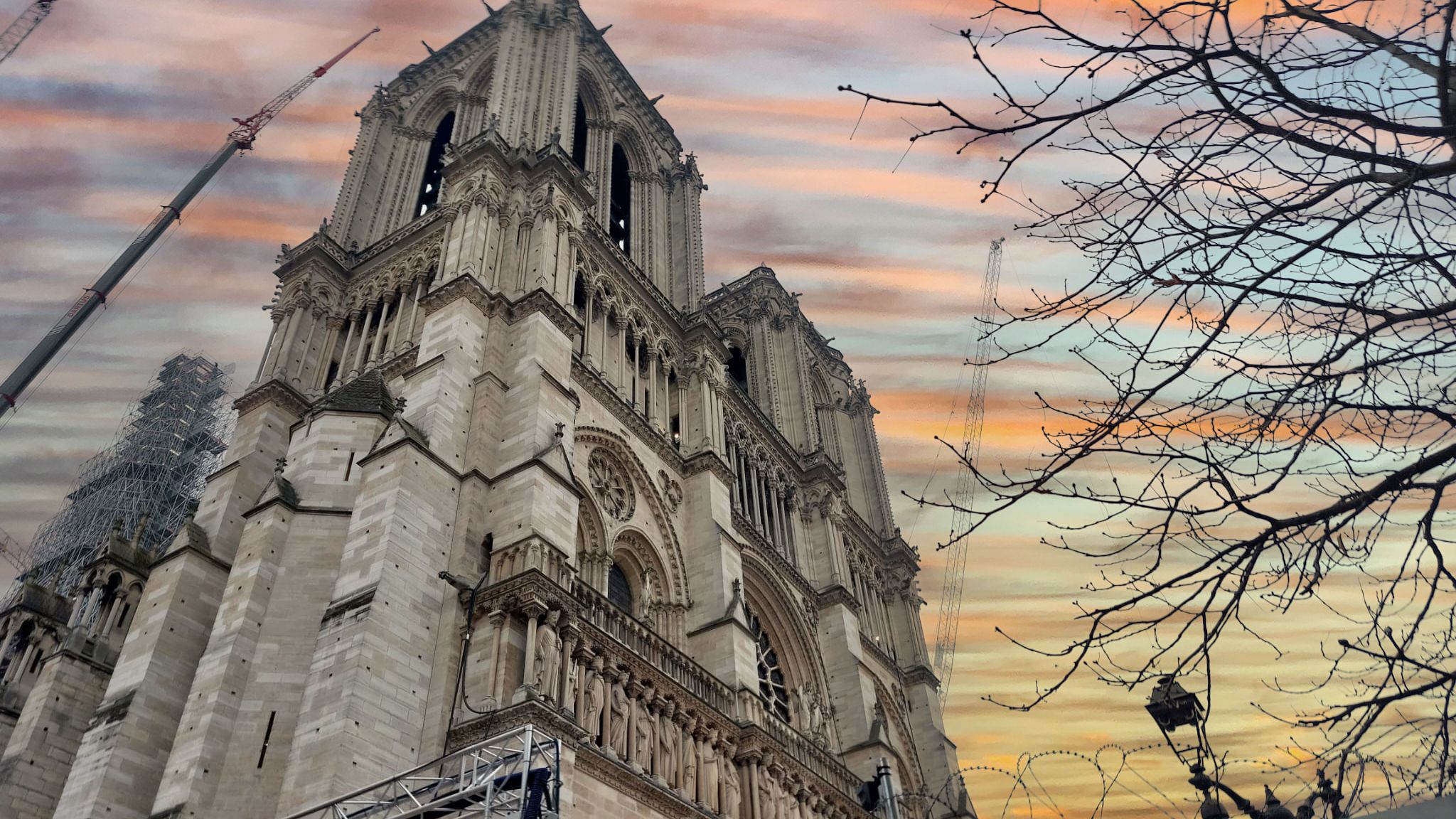 GALERIE FOTO | Francezii au anunțat când va fi redeschisă catedrala Notre-Dame din Paris