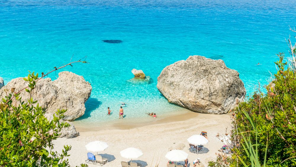 MAE: Încă patru români din Grecia - confirmaţi ca infectaţi cu noul coronavirus