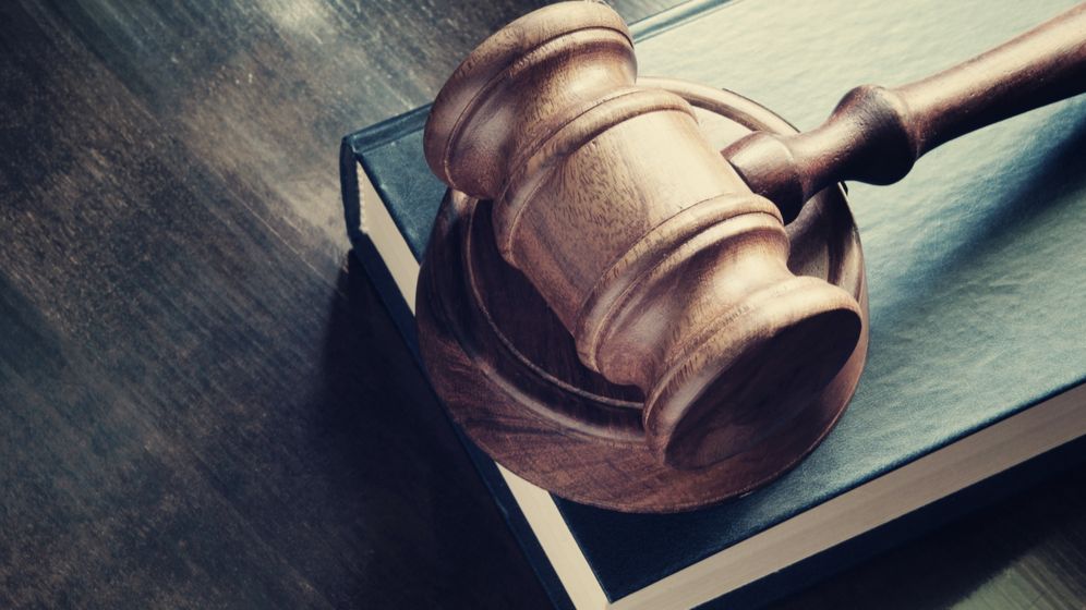 ICCJ contestă la CCR modificările la codurile penale făcute de coaliție privind pragul la abuzul în serviciu