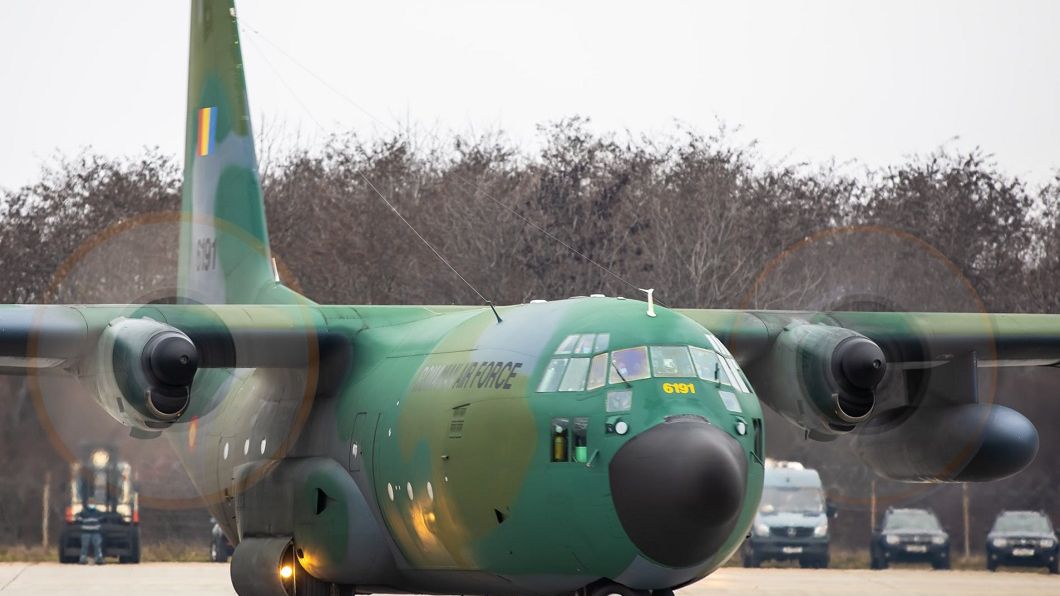 Un avion al Armatei a plecat să-i ridice pe românii rămași în capitala cucerită de talibani