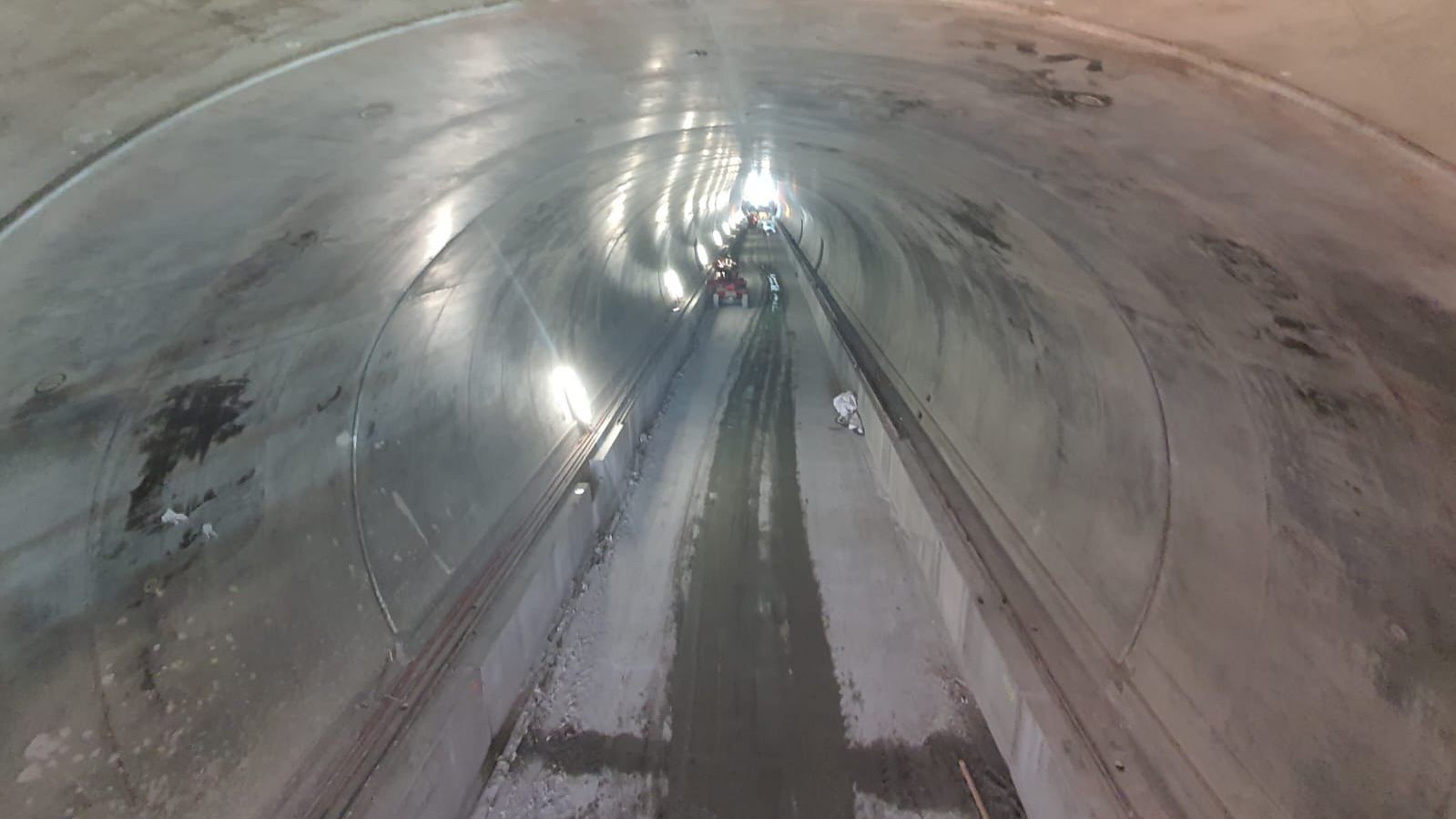 VIDEO | Un nou tunel de pe Autostrada Sibiu-Pitești, străpuns pe ambele sensuri. Cum arată Tunelul Robești
