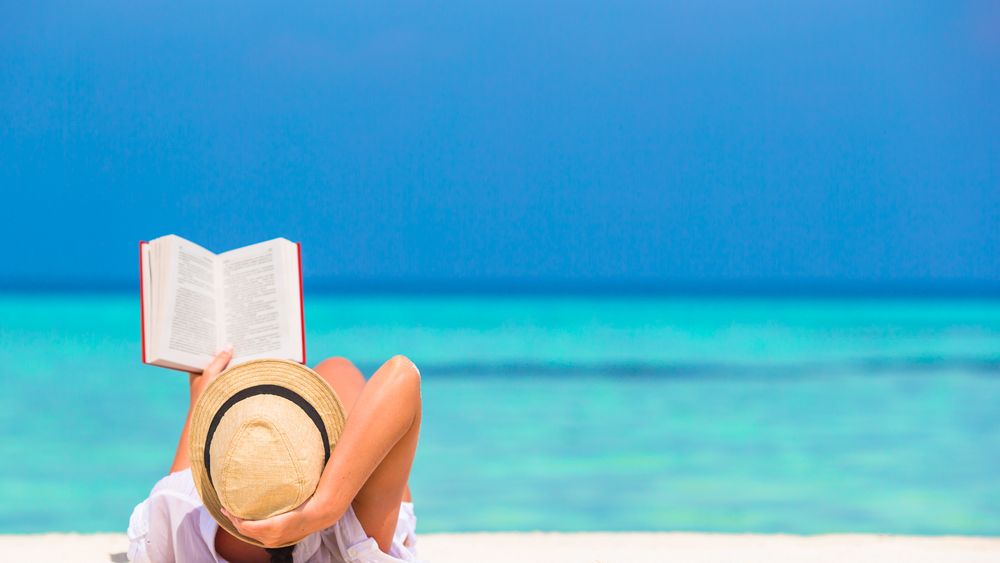 Cinci carti pe care sa le citesti vara asta, la plaja