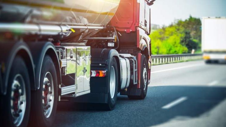 Daimler organizeaza o competitie pentru a stimula soferii de autovehicule comerciale mari sa conduca economic