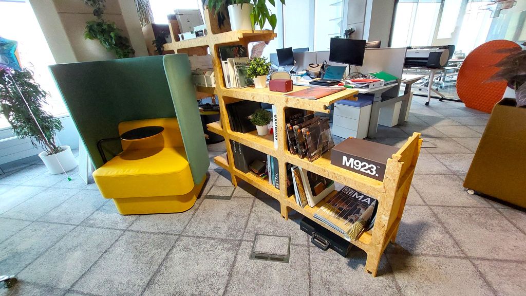 Cum arată un birou modern din cea mai înaltă clădire a Capitalei - Imagine 21