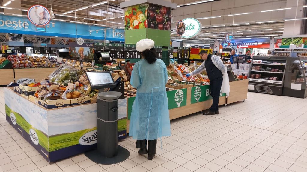Piedone "žînchide" încă un mall după AFI și Băneasa: controalele ANPC la Sun Plaza - Imagine 12