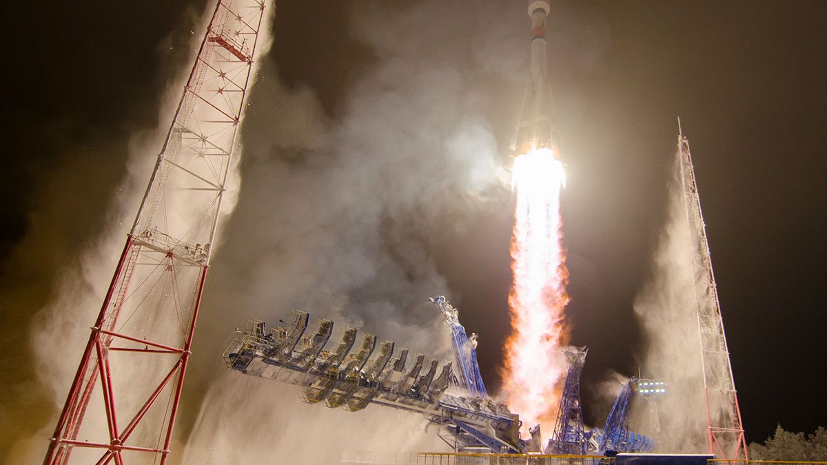 Rusia a lansat o rachetă Soiuz având la bord sateliți militari