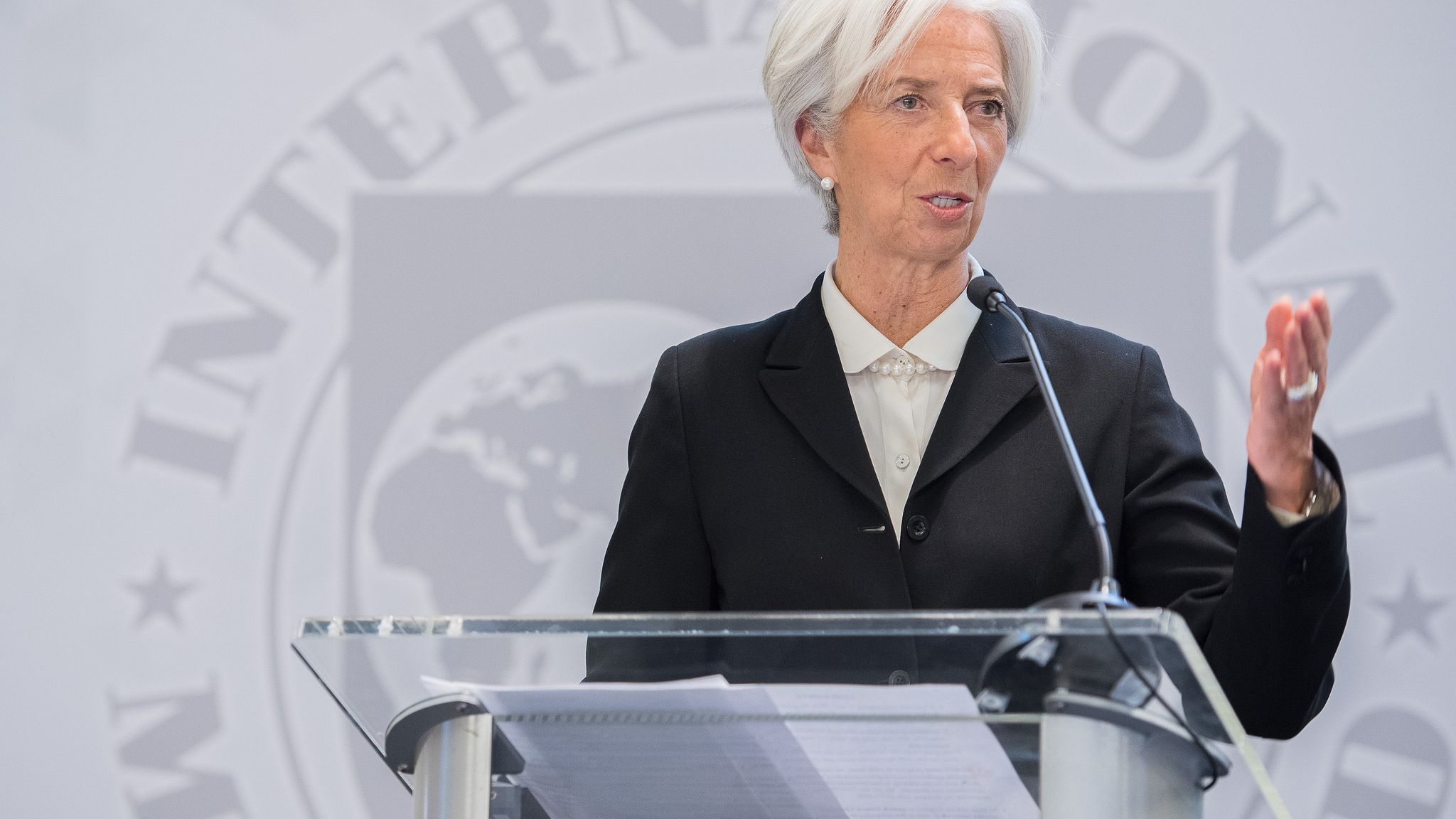 FMI: Reglementarea noilor tehnologii, provocarea momentului pentru sistemul financiar