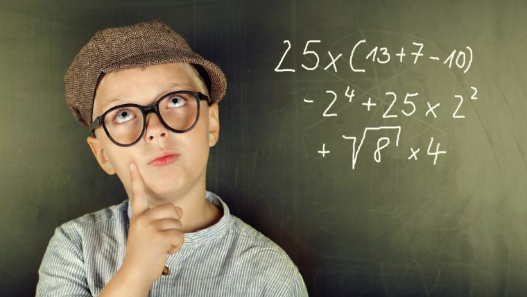Elevii cer plafon minim pentru burse: mai exista si de 8 lei!