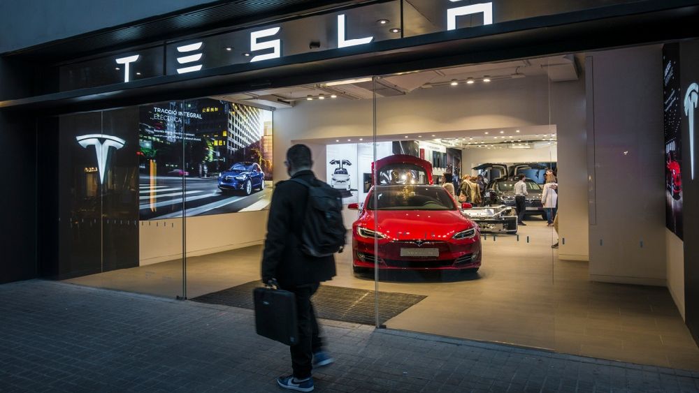 Tesla taie preţurile în China, pe fondul semnalelor de încetinire a cererii
