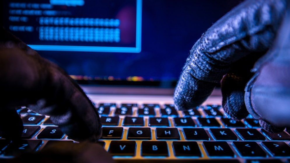 Avertisment pe piața muncii! Hackerii promit joburi false pentru a sustrage datele victimelor. Tiparul e-mailurilor care imită procesul de recrutare