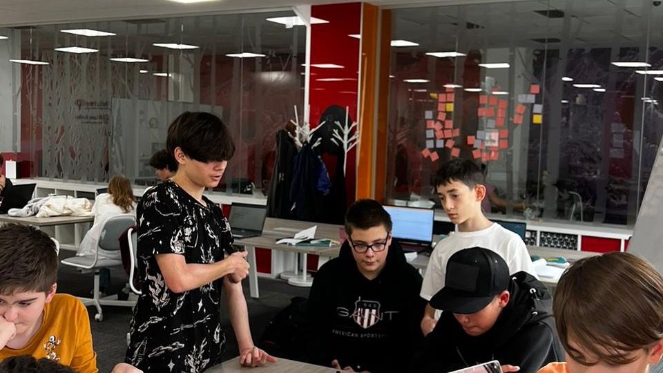 Ovidiu Atanasiu, fondator AmSchool: „Am creat prima școală din România care se adaptează la nevoile elevilor prin educație personalizată”