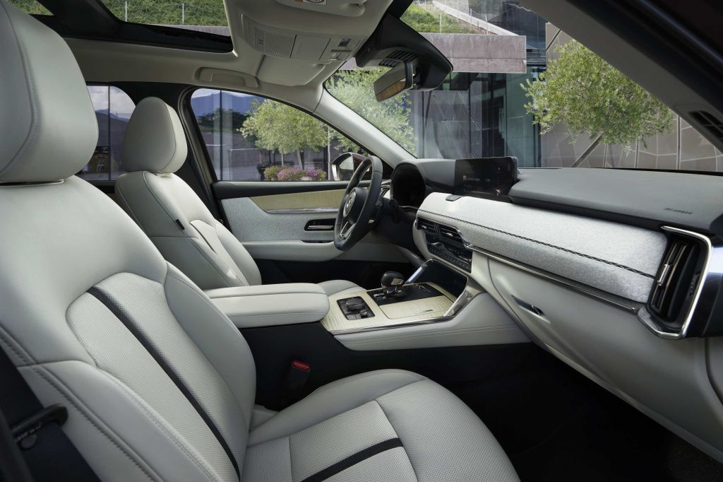 GALERIE FOTO | Mazda CX-80 prezentată pentru Europa - Imagine 15