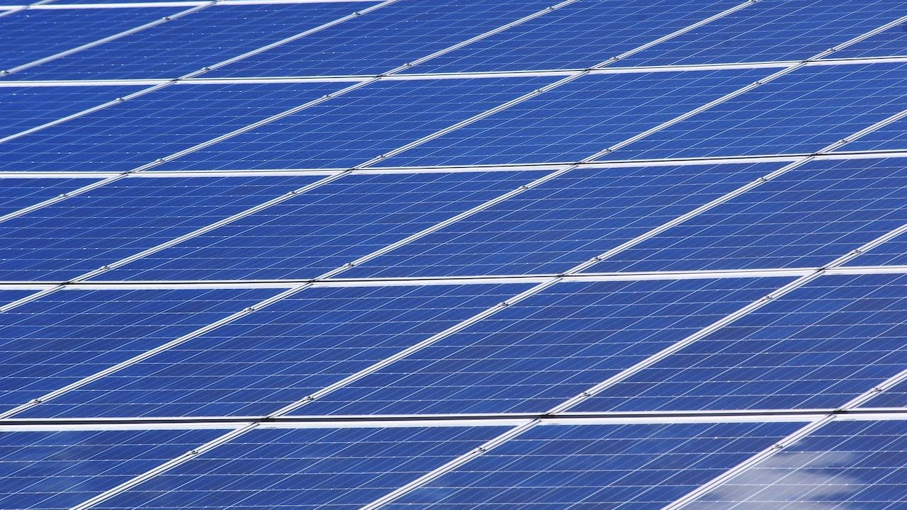 Analiză ECOTIC: Ce se întâmplă cu reciclarea panourilor fotovoltaice