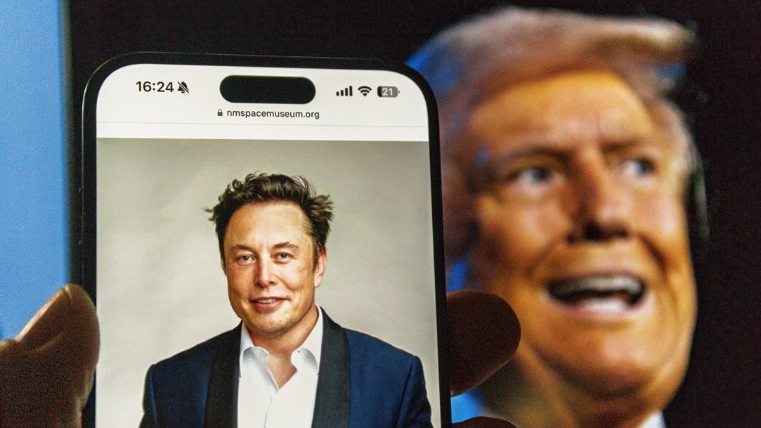 Îi e teamă lui Bezos de prietenia dintre Musk și Trump? Reacții privind posibila subminare a companiei sale spațiale