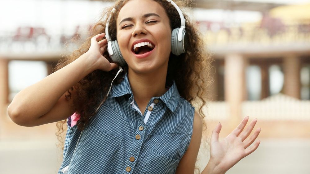 INFOGRAFIC: 3 din 4 romani regreta ca nu si-au dezvoltat pasiunile din copilarie in meserii