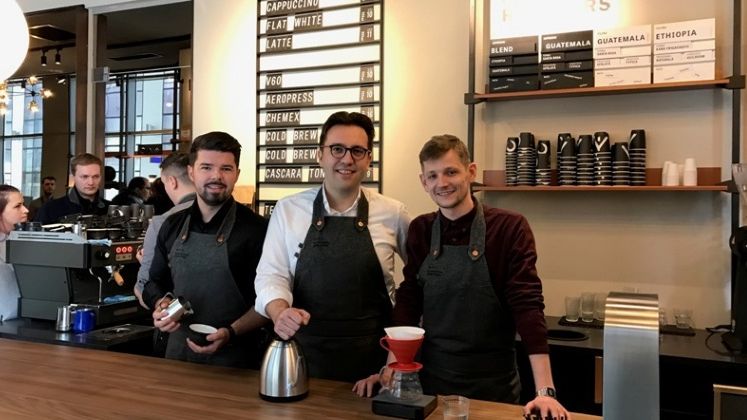 Fondatorii Salad Box si Marty Restaurants investesc jumatate de milion de euro intr-o retea de cafenele si vor sa multiplice conceptul local si international