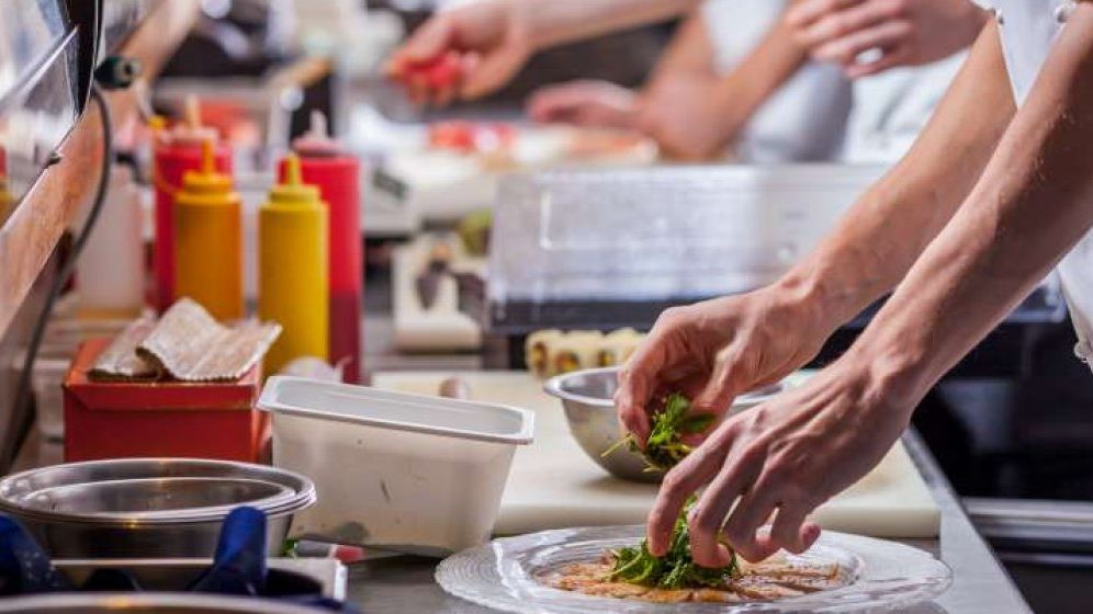 Ce afaceri vand romanii pe site-urile de anunturi