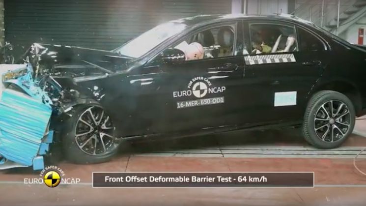 Euro NCAP a testat doua masini noi, modele ale marcilor Mercedes-Benz si Peugeot