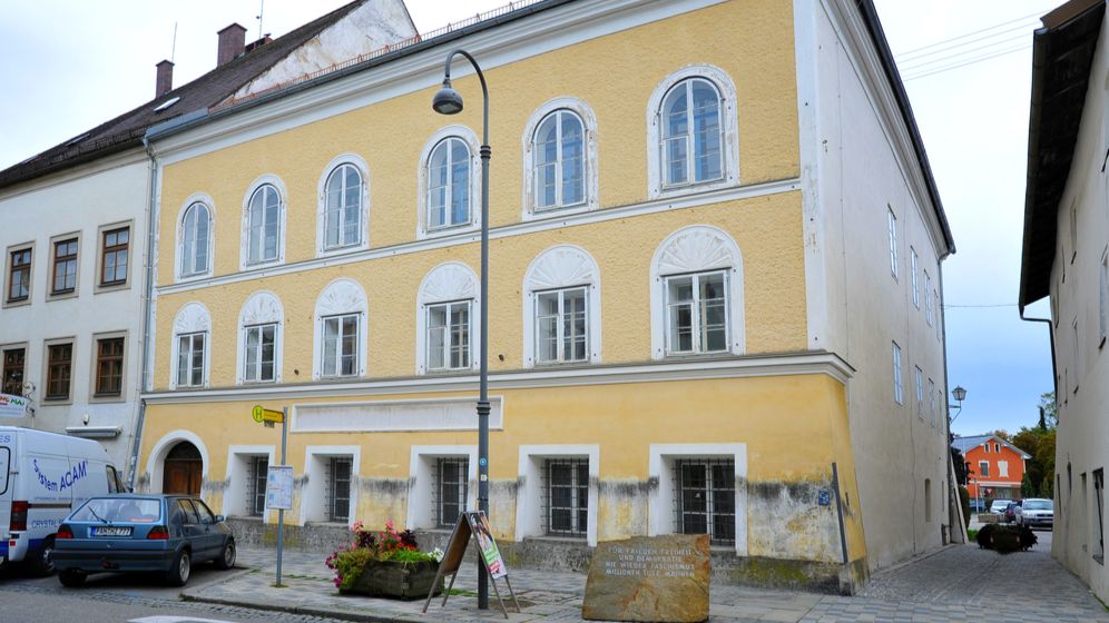 Austriecii redecorează casa lui Hitler de frica extremiștilor