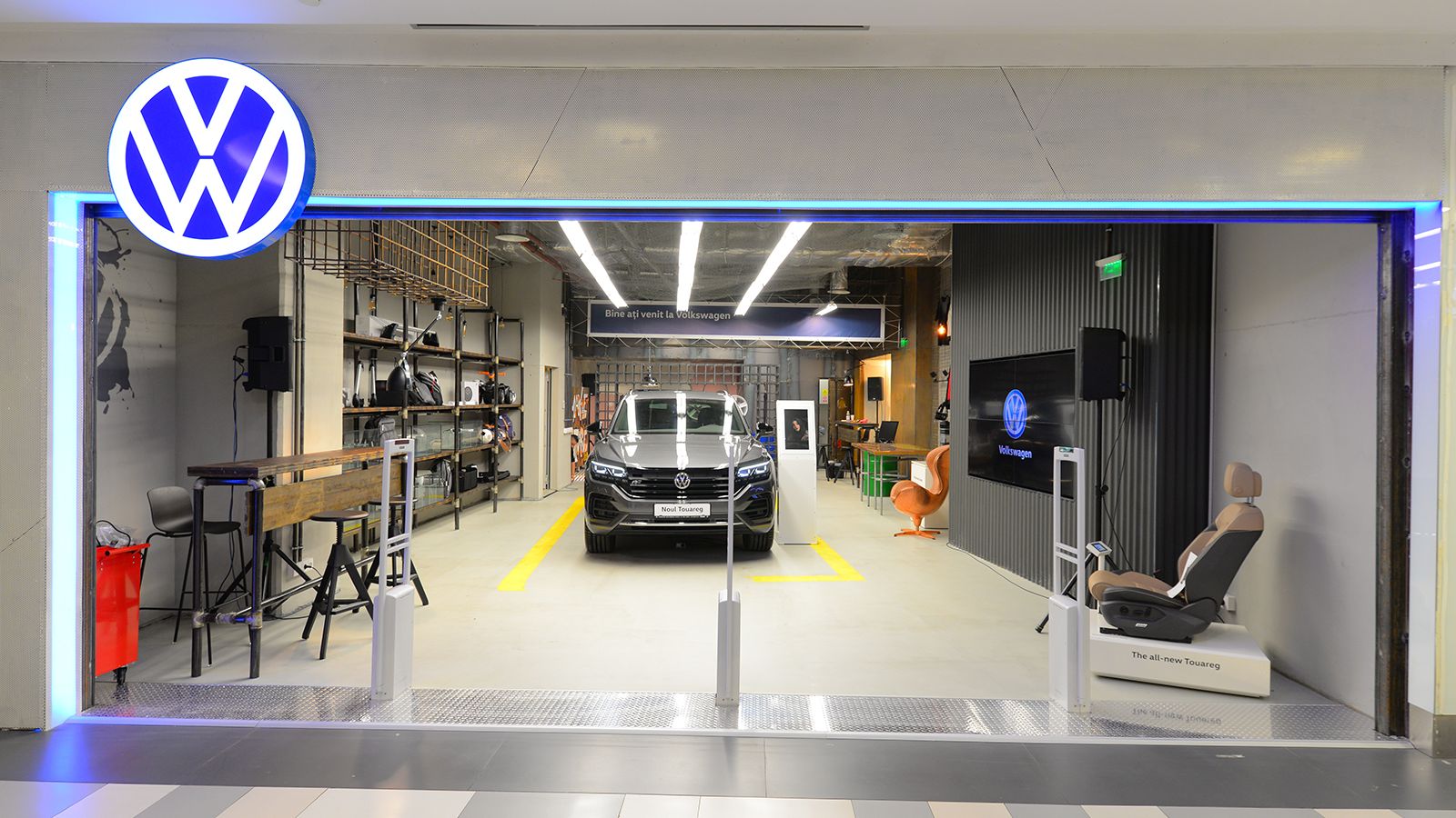 Volkswagen deschide in Romania primul showroom auto dintr-un mall