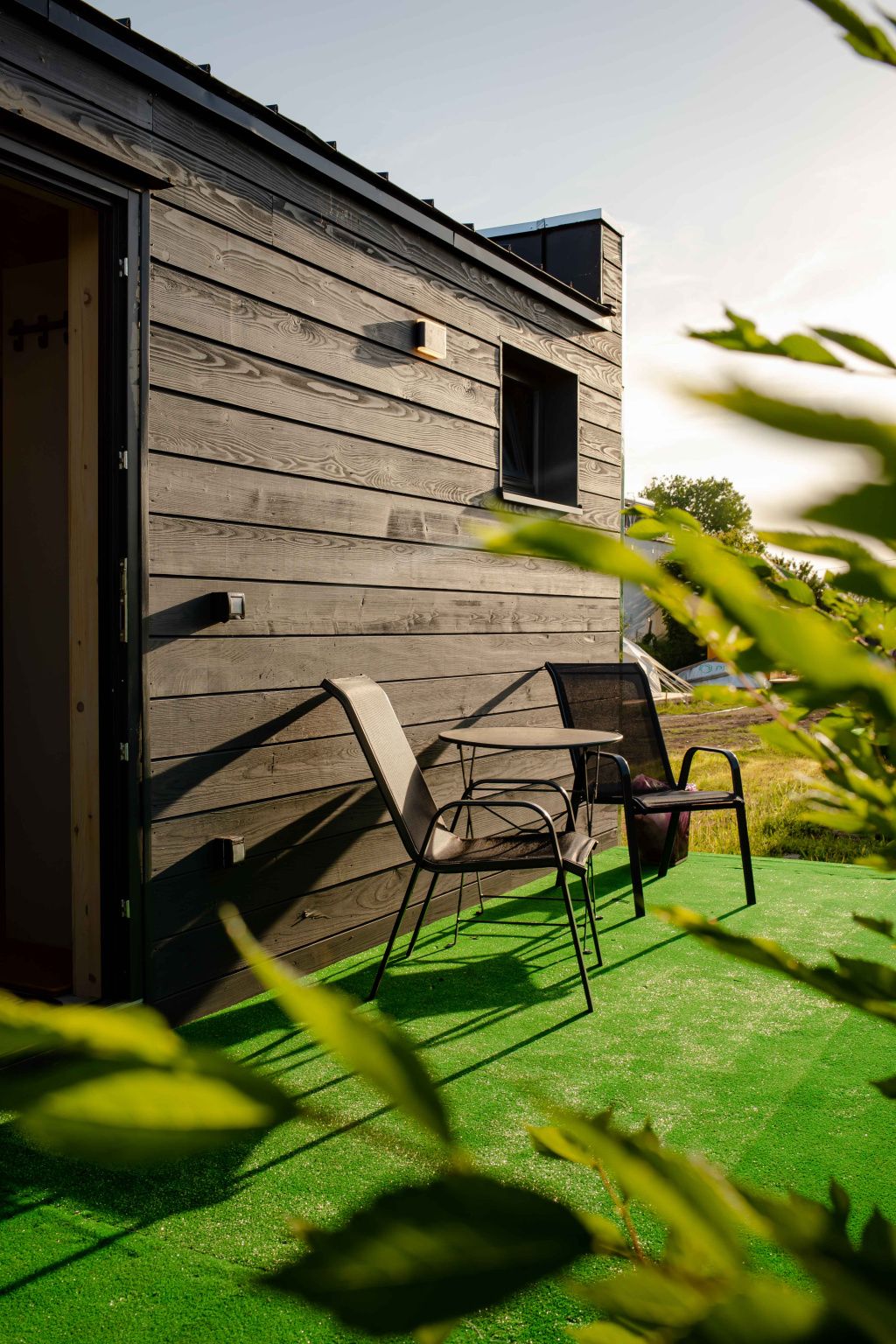 FOTO | Ai da garsoniera ta pe un Tiny House sau o casă modulară? Prețurile încep de la 7.000 de - Imagine 10