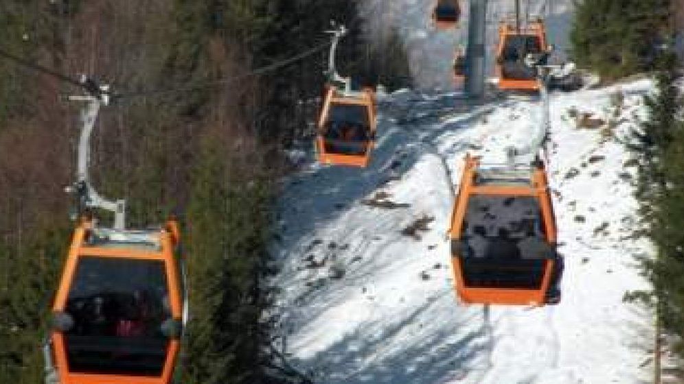Salvamontiştii anunţă că au intervenit la primul caz de transport al unui suspect de coronavirus, de la Cabana Diham