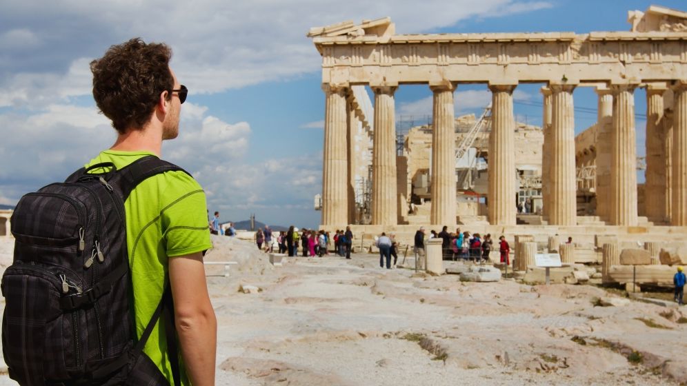 Grecia va începe să primească turişti străini începând cu 1 iulie
